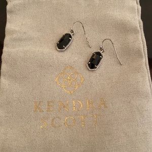 Kendra Scott - Lee Silver drop earrings in black opaque glass